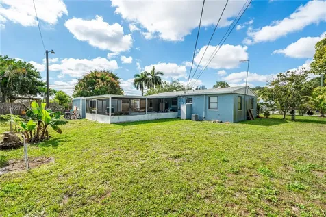 1660 W Breezy Lane West Palm Beach FL 33417