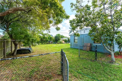 1660 W Breezy Lane West Palm Beach FL 33417