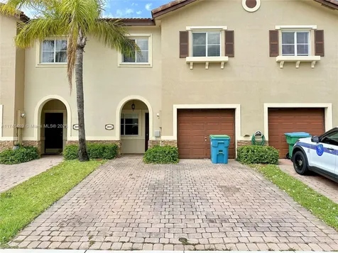 8913 SW 220th Street Cutler Bay FL 33190