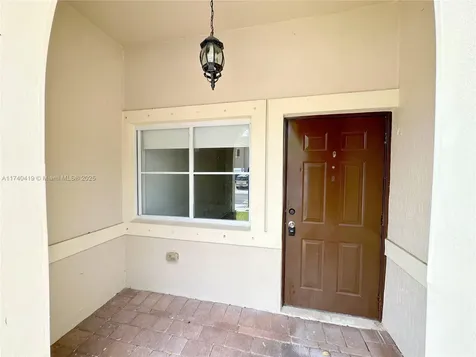 8913 SW 220th Street Cutler Bay FL 33190