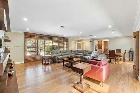 12 Minnetonka Road Sea Ranch Lakes FL 33308