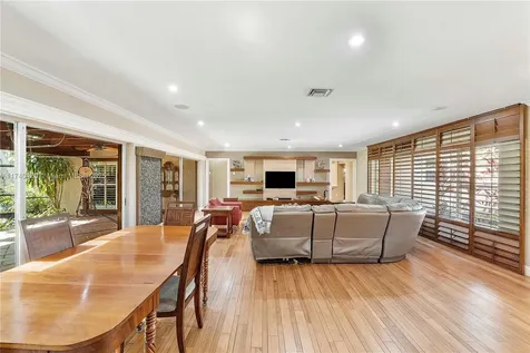 12 Minnetonka Road Sea Ranch Lakes FL 33308