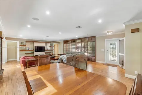 12 Minnetonka Road Sea Ranch Lakes FL 33308