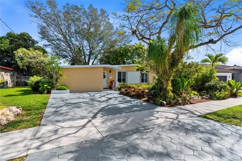 17911 NW 77th Court Hialeah FL 33015
