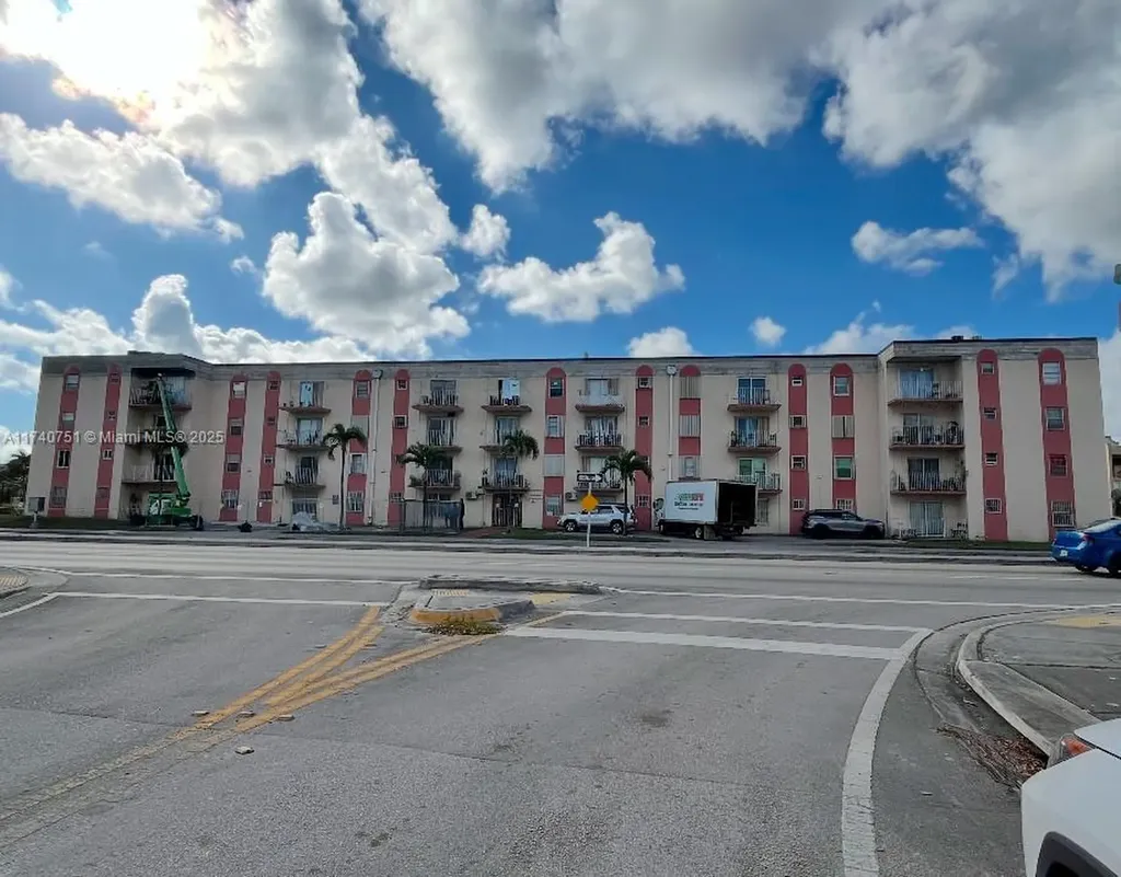 6820 W Flagler Street Miami FL 33144