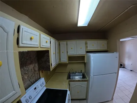 6820 W Flagler Street Miami FL 33144