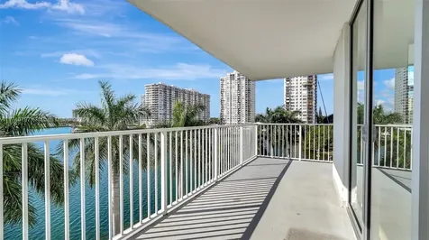 2801 NE 183rd Street Aventura FL 33160