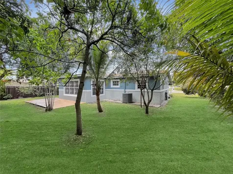 800 NW 176th Terrace Miami Gardens FL 33169