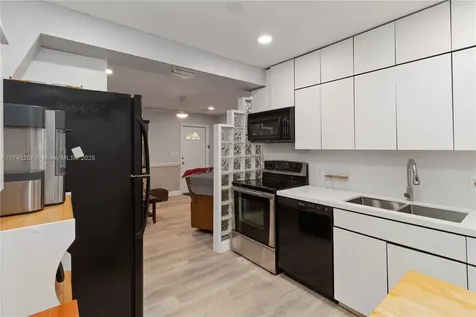 400 S 62nd Terrace Hollywood FL 33023
