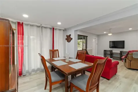 400 S 62nd Terrace Hollywood FL 33023