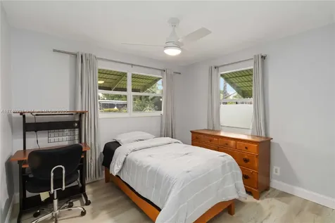 400 S 62nd Terrace Hollywood FL 33023