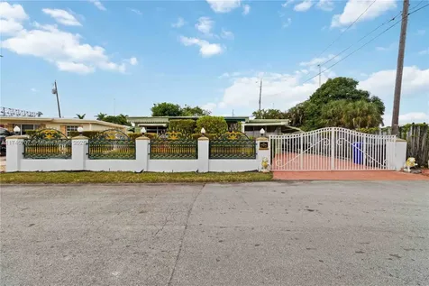 400 S 62nd Terrace Hollywood FL 33023