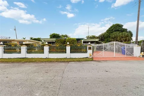 400 S 62nd Terrace Hollywood FL 33023