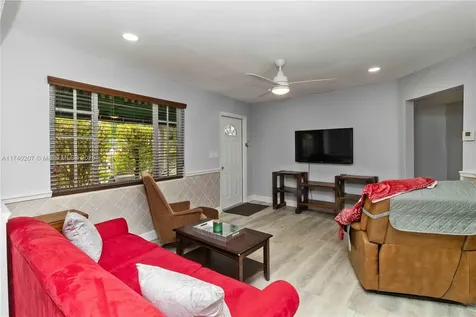 400 S 62nd Terrace Hollywood FL 33023