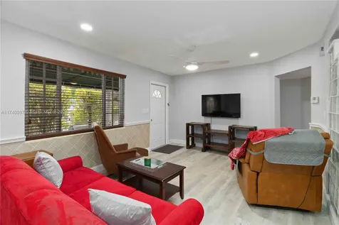 400 S 62nd Terrace Hollywood FL 33023