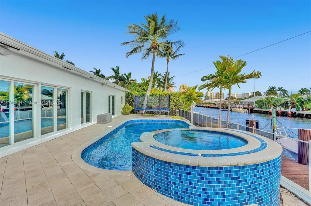 2816 NE 24th Place Fort Lauderdale FL 33305
