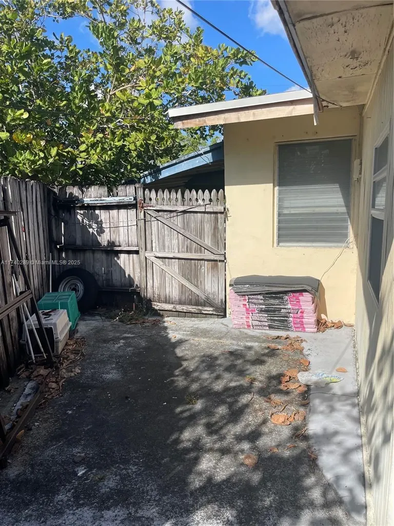 3820 SW 16th Street Fort Lauderdale FL 33312