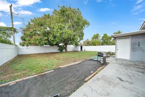 500 SW 69th Avenue Miami FL 33144