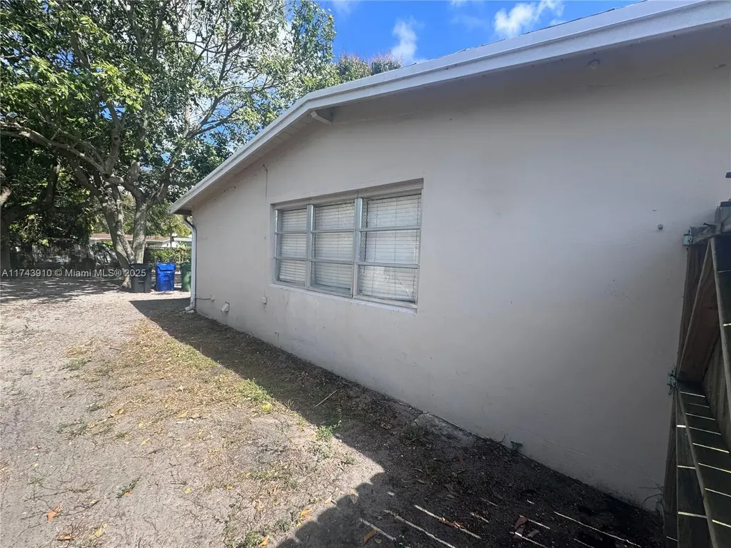 1613 NW 15th Place Fort Lauderdale FL 33311