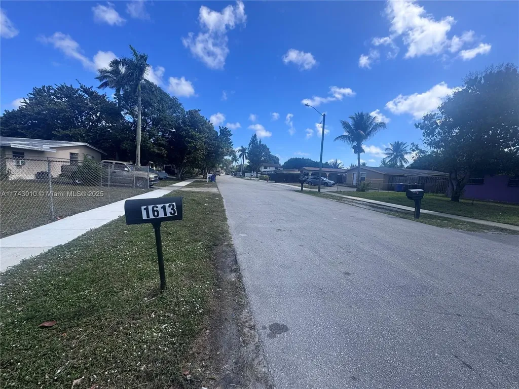 1613 NW 15th Place Fort Lauderdale FL 33311
