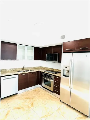41 SE 5th Street Miami FL 33131