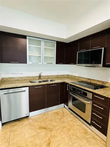 41 SE 5th Street Miami FL 33131