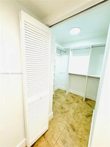 41 SE 5th Street Miami FL 33131
