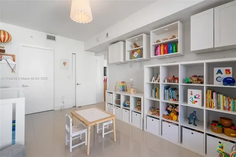 488 NE 18th Street Miami FL 33132
