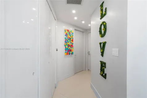 488 NE 18th Street Miami FL 33132