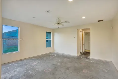 140 NE 7th Street Belle Glade FL 33430