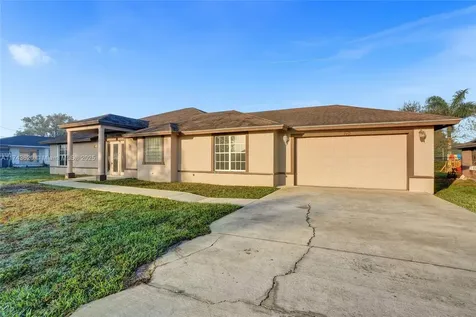 140 NE 7th Street Belle Glade FL 33430