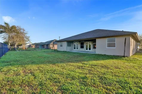 140 NE 7th Street Belle Glade FL 33430