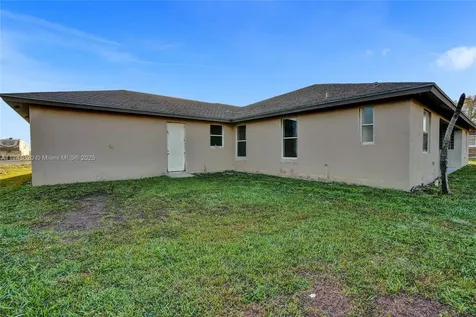 140 NE 7th Street Belle Glade FL 33430