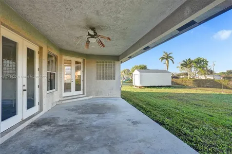 140 NE 7th Street Belle Glade FL 33430