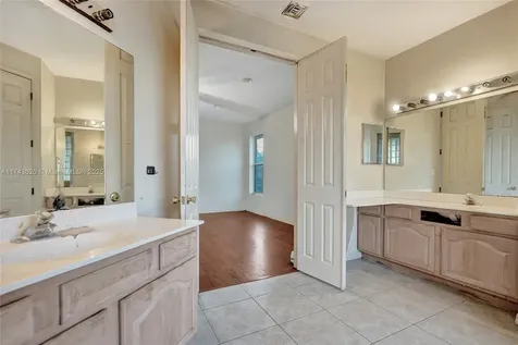 140 NE 7th Street Belle Glade FL 33430