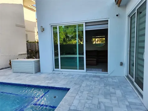 15585 SW 112th Way Miami FL 33196