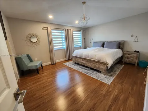 15585 SW 112th Way Miami FL 33196