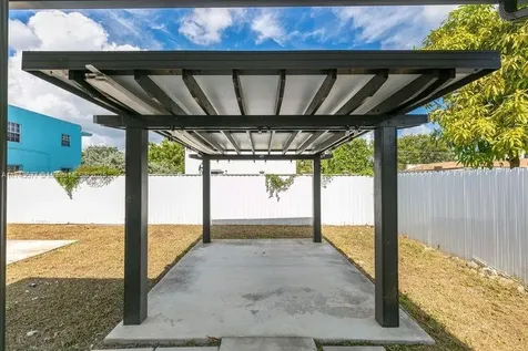 1521 NW 59th Street Miami FL 33142