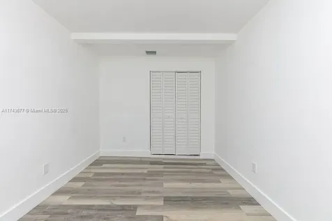 1521 NW 59th Street Miami FL 33142