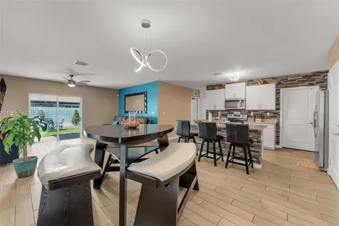 560 NE 6th Place Florida City FL 33034