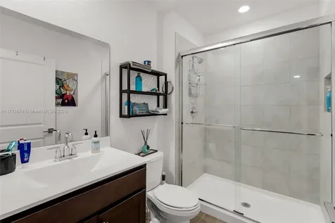 560 NE 6th Place Florida City FL 33034