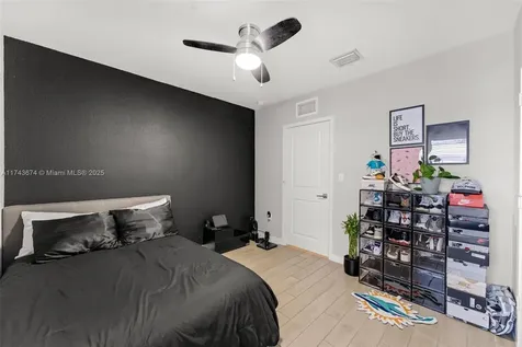 560 NE 6th Place Florida City FL 33034