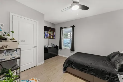 560 NE 6th Place Florida City FL 33034
