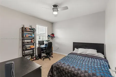 560 NE 6th Place Florida City FL 33034