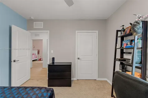 560 NE 6th Place Florida City FL 33034