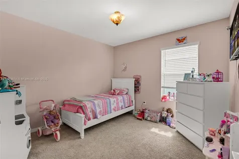 560 NE 6th Place Florida City FL 33034