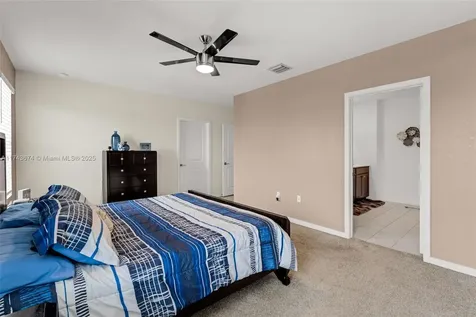 560 NE 6th Place Florida City FL 33034