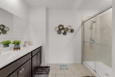 560 NE 6th Place Florida City FL 33034