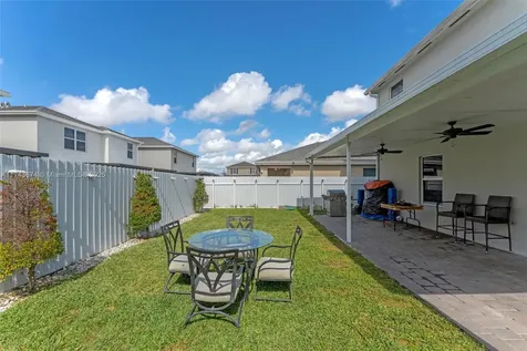 560 NE 6th Place Florida City FL 33034