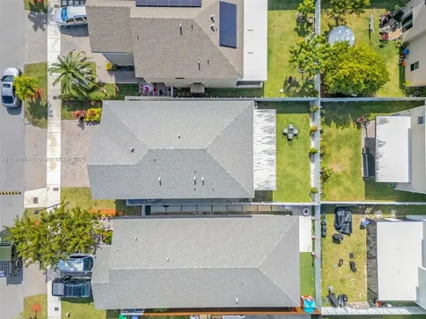 560 NE 6th Place Florida City FL 33034